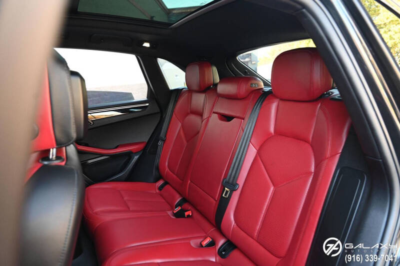 2018 Porsche Macan S