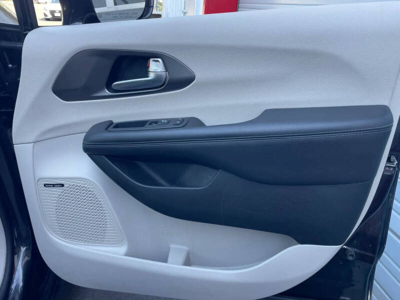 2018 Chrysler Pacifica Hybrid Limited