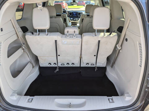 2017 Chrysler Pacifica Touring-L Plus