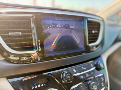 2017 Chrysler Pacifica Touring-L Plus