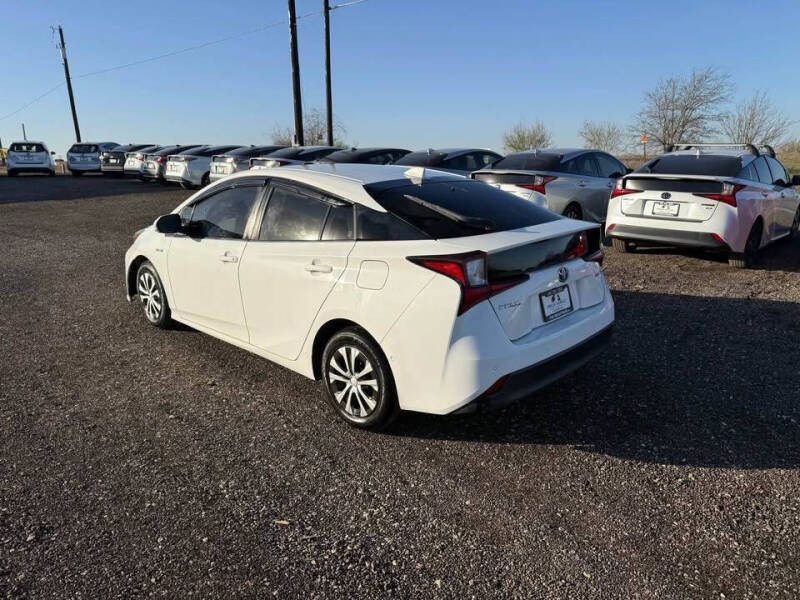 2022 Toyota Prius LE