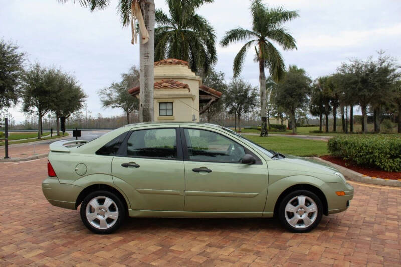 2007 Ford Focus for sale at LIBERTY MOTORCARS INC in Royal Palm Beach FL