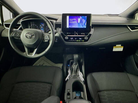 2025 Toyota Corolla Hatchback SE