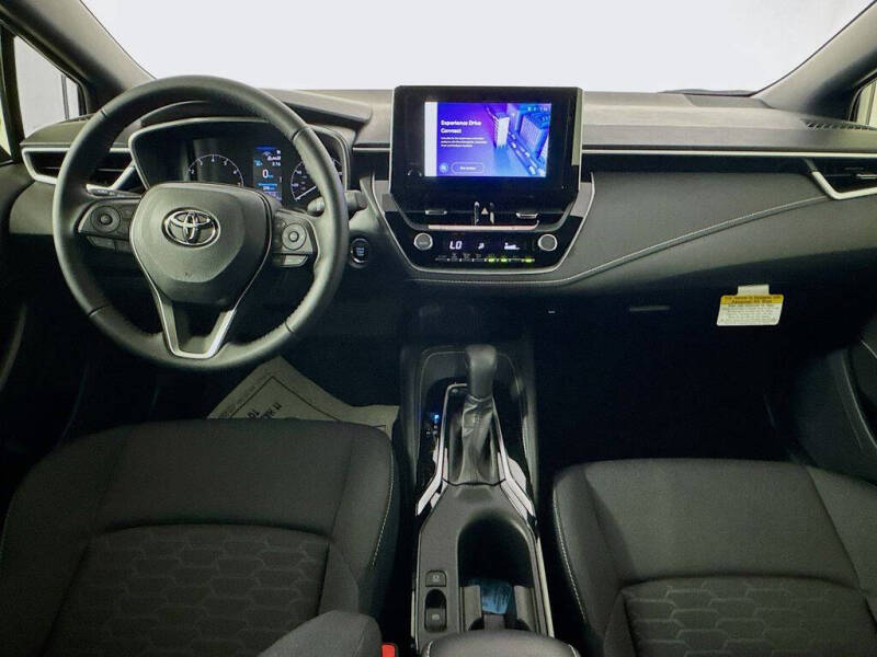 2025 Toyota Corolla Hatchback SE