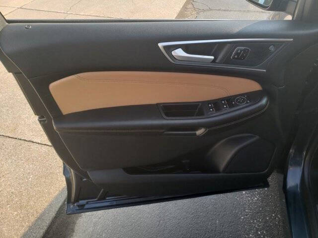 2023 Ford Edge Titanium