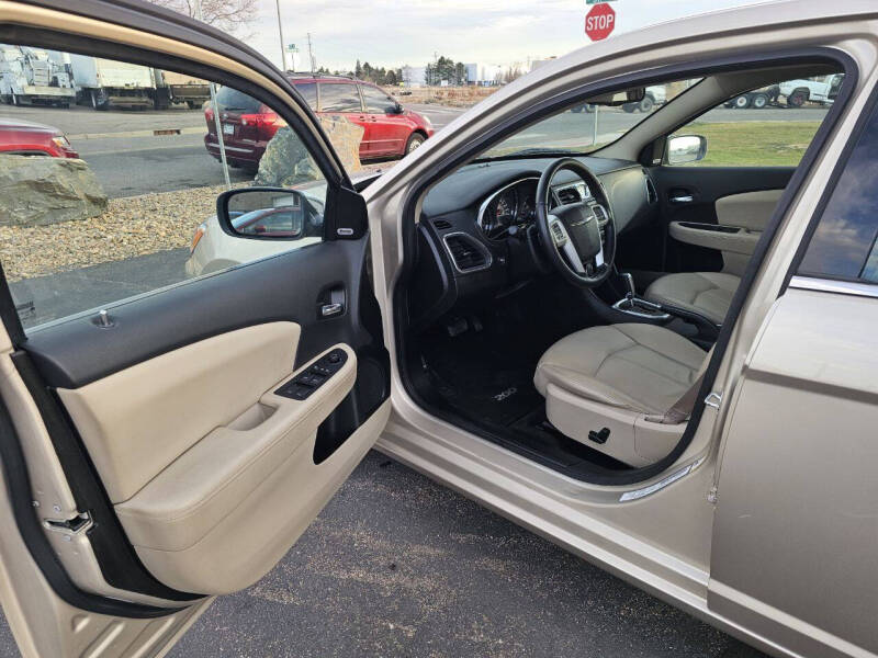 2014 Chrysler 200 Limited