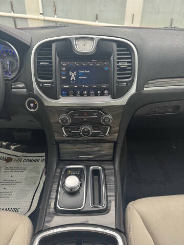 2018 Chrysler 300 Touring