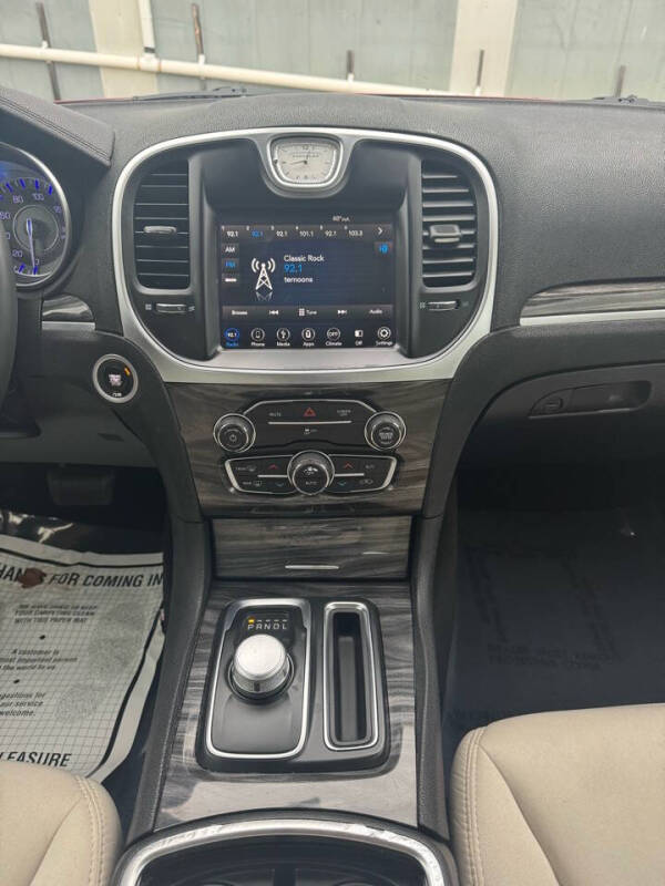 2018 Chrysler 300 Touring