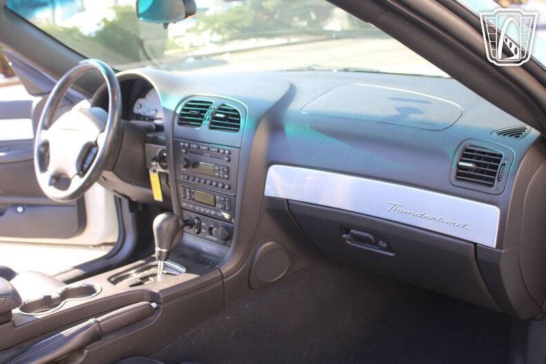 2002 Ford Thunderbird Deluxe