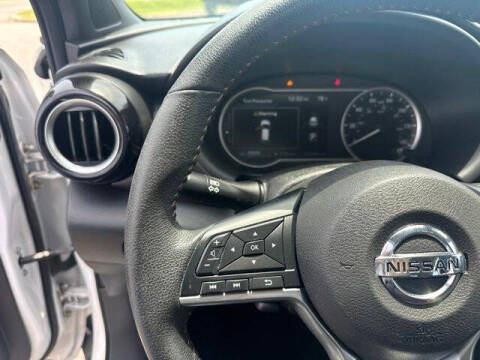 2020 Nissan Kicks SR