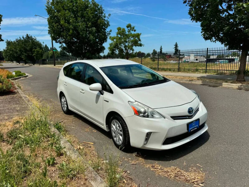 2012 Toyota Prius v Three