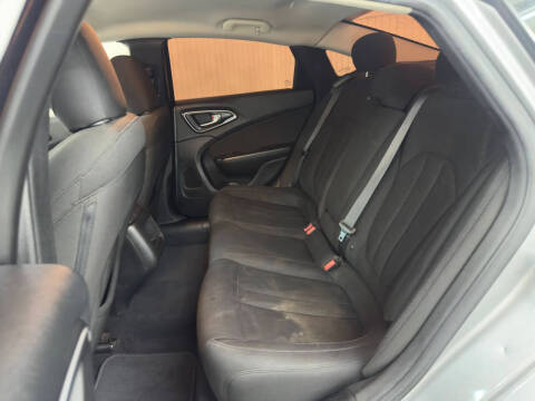 2015 Chrysler 200 Limited