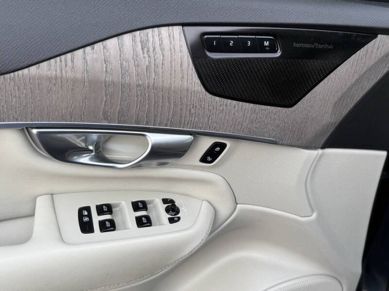 2023 Volvo XC90 B5 Plus Bright Theme