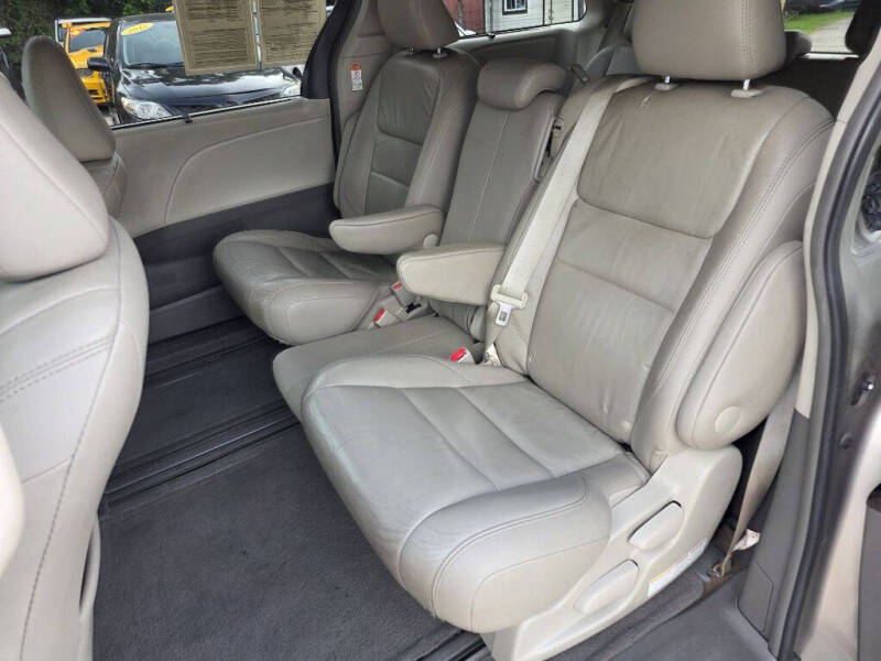 2016 Toyota Sienna