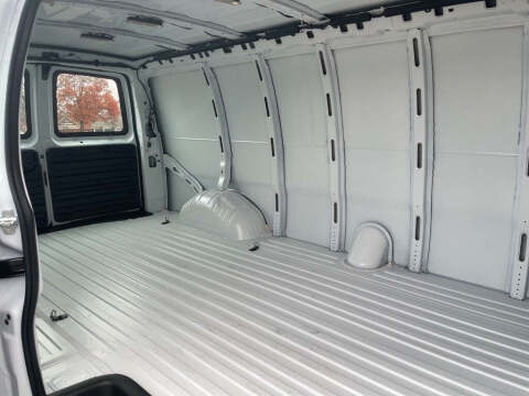 2025 Chevrolet Express 3500