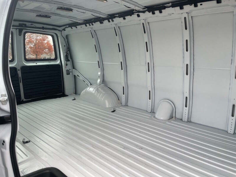 2025 Chevrolet Express 3500