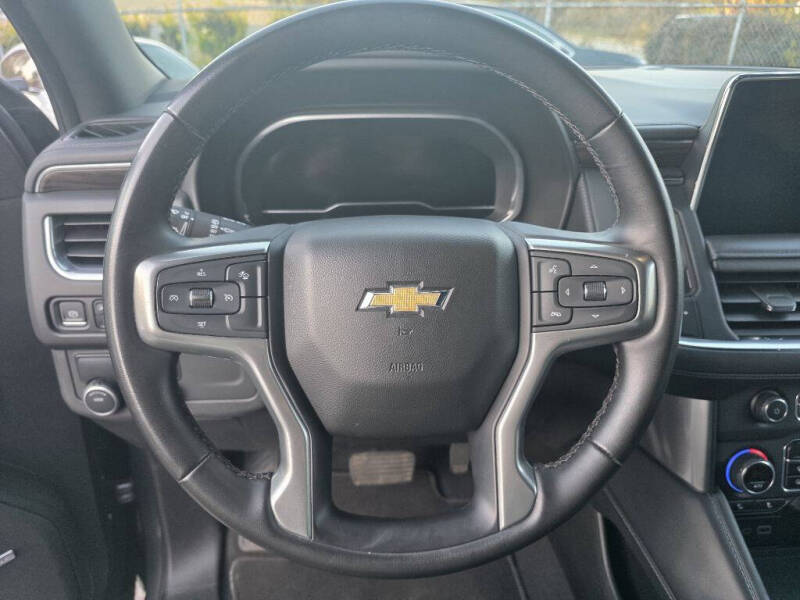 2023 Chevrolet Suburban LT