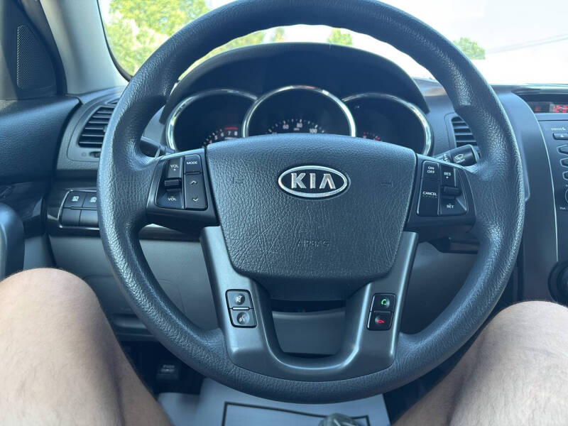 2011 Kia Sorento LX