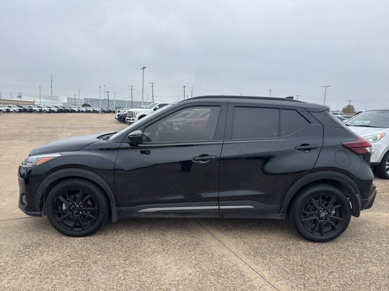 2023 Nissan Kicks SR