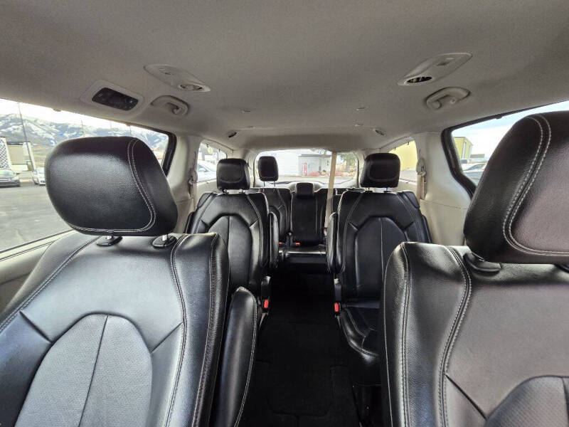 2022 Chrysler Pacifica Touring L