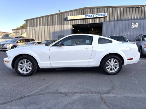 2007 Ford Mustang V6 Deluxe