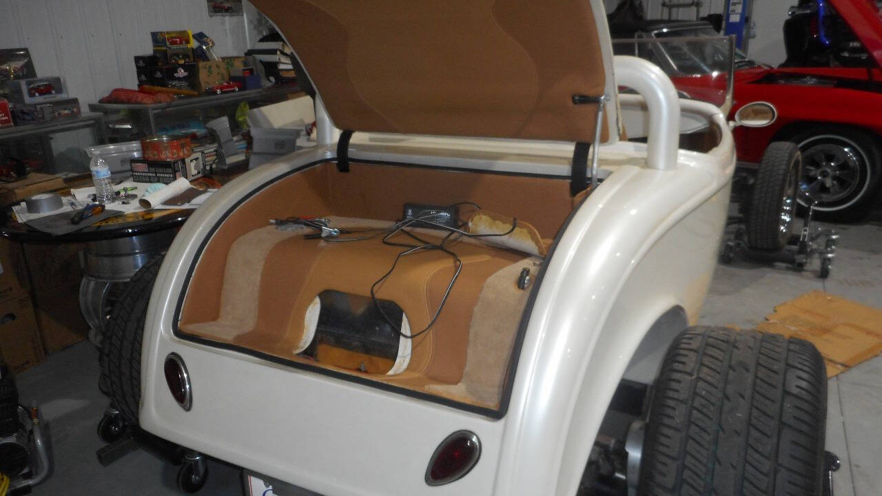 1932 Ford Model A 23