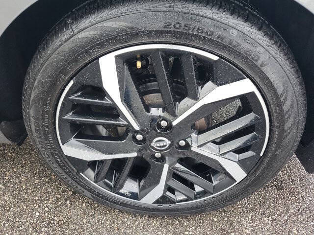 2023 Nissan Versa SR