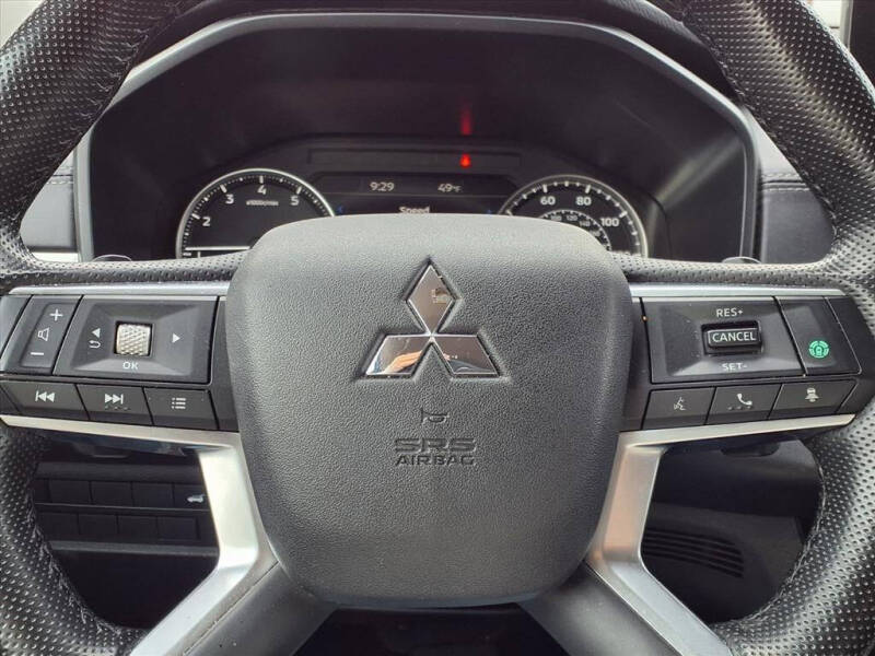 2024 Mitsubishi Outlander SE