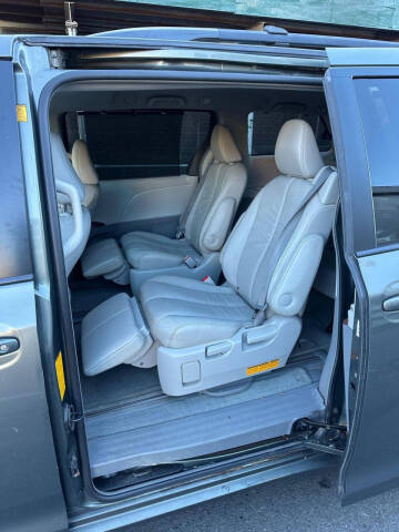 2012 Toyota Sienna XLE 7-Passenger