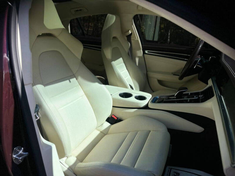 2023 Porsche Panamera GTS