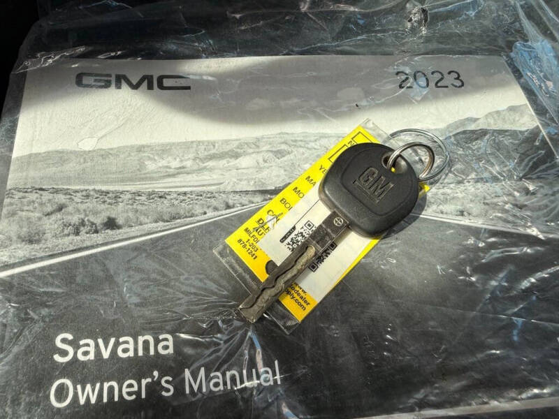 2023 GMC Savana 2500