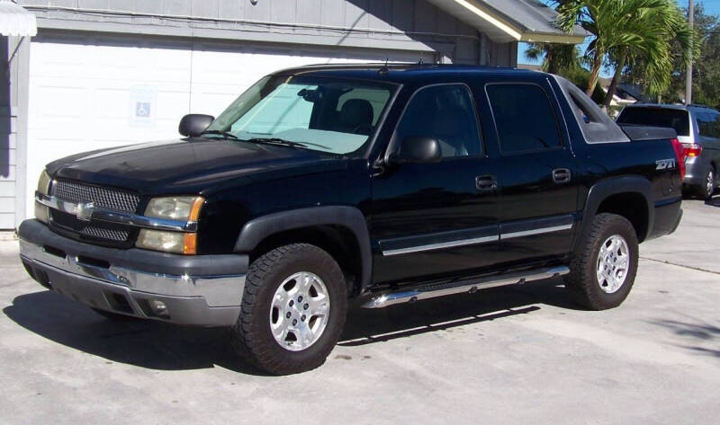 2004 Chevrolet Avalanche Base photo 2