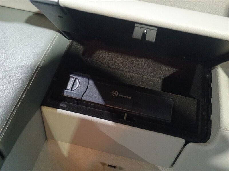 2005 Mercedes-Benz SL-Class 27