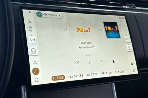 2025 Land Rover Range Rover P615 SV