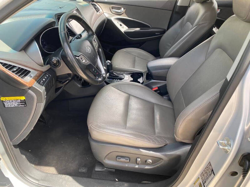 2017 Hyundai Santa Fe SE