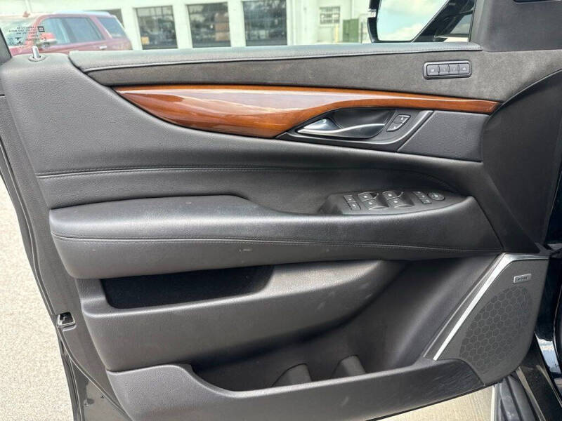 2019 Cadillac Escalade Luxury