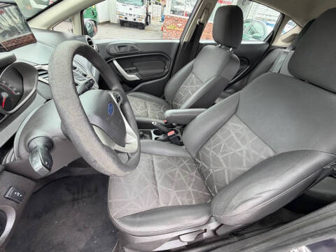 2012 Ford Fiesta SE