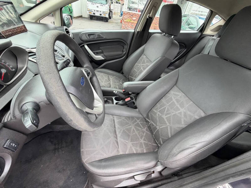2012 Ford Fiesta SE