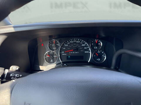 2025 Chevrolet Express LT 3500