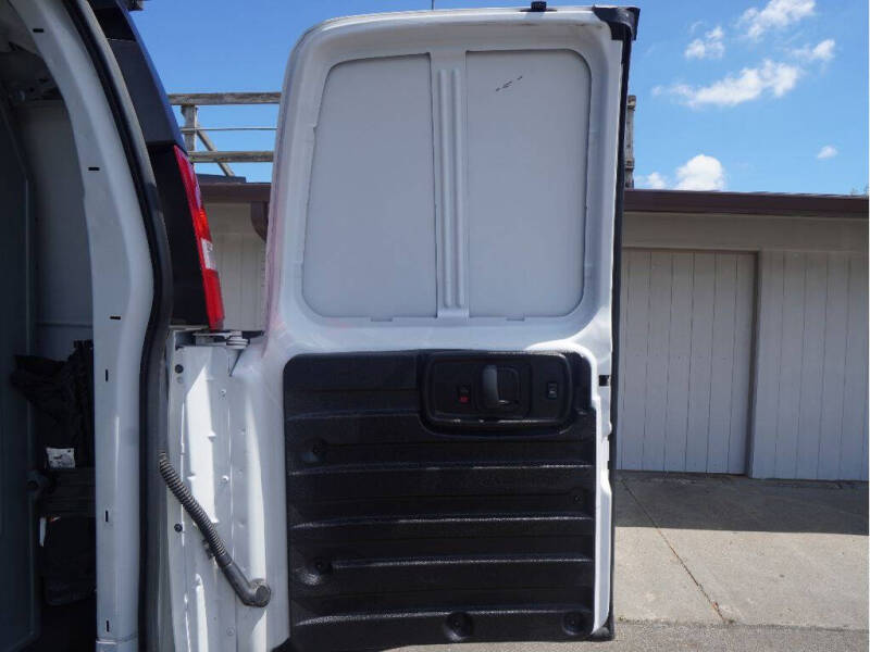 2021 Chevrolet Express 2500