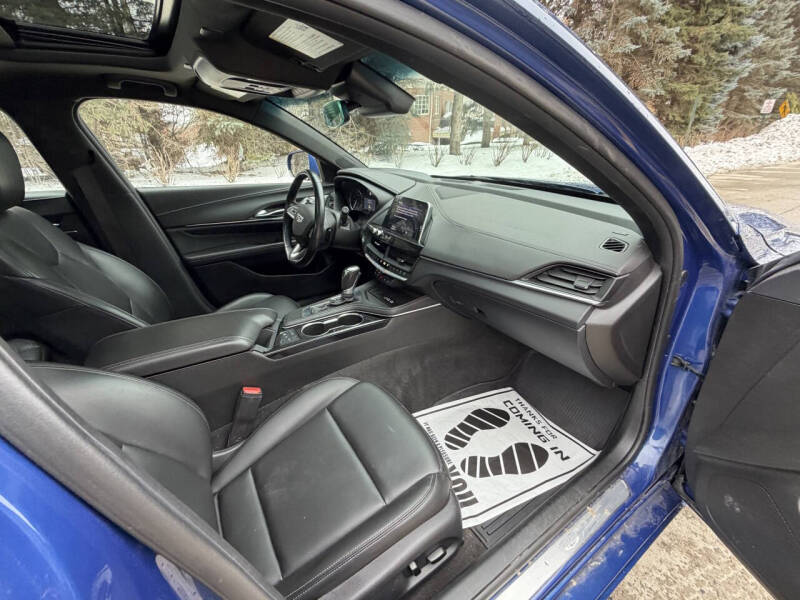 2023 Cadillac CT4 Luxury