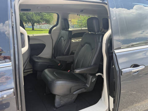 2020 Chrysler Pacifica Touring L