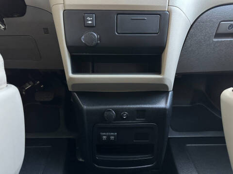 2020 Toyota Sienna LE Mobility 7-Passenger