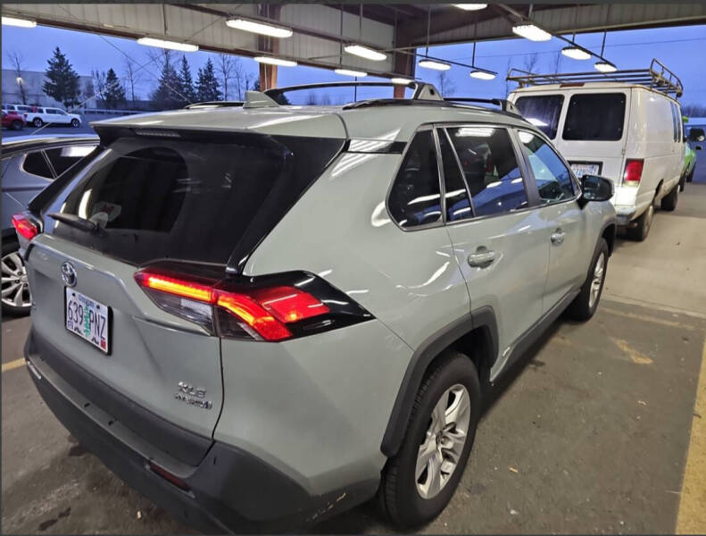 Used 2021 Toyota RAV4 XLE with VIN 2T3RWRFV5MW108189 for sale in Everett, WA