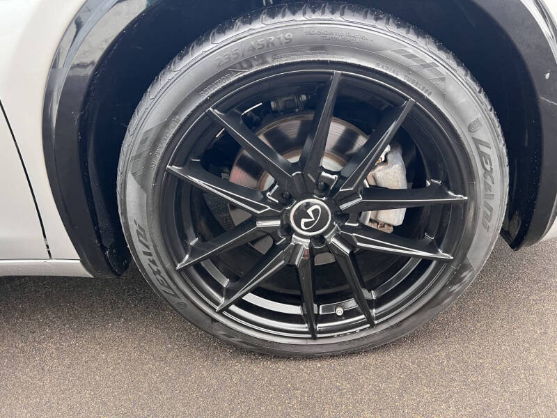 2018 Infiniti QX30 Premium