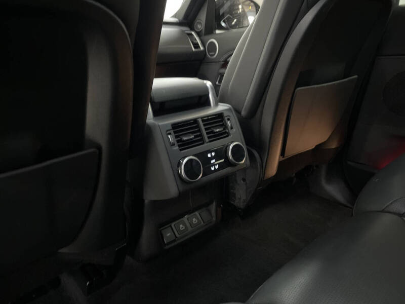 2023 Land Rover Discovery P300 S R-Dynamic