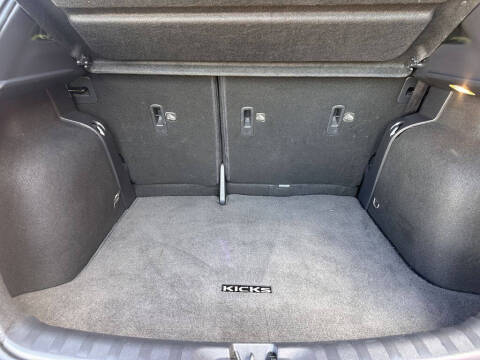 2019 Nissan Kicks SR