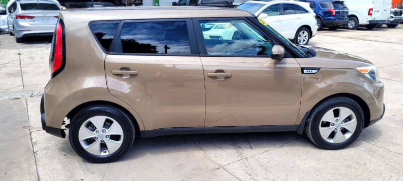 2016 Kia Soul null photo 8