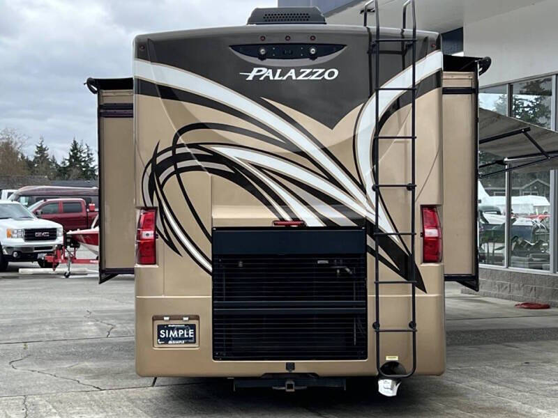 2016 Thor Motor Coach Palazzo for sale at Simple Car Company in Oak Harbor, WA