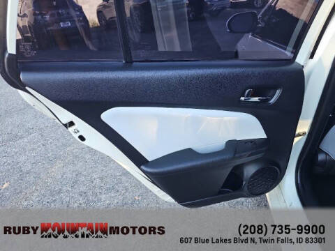 2019 Toyota Prius LE